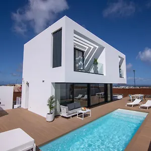 Villa Yolo Luxe Sur Private Pool By Holidays, Corralejo